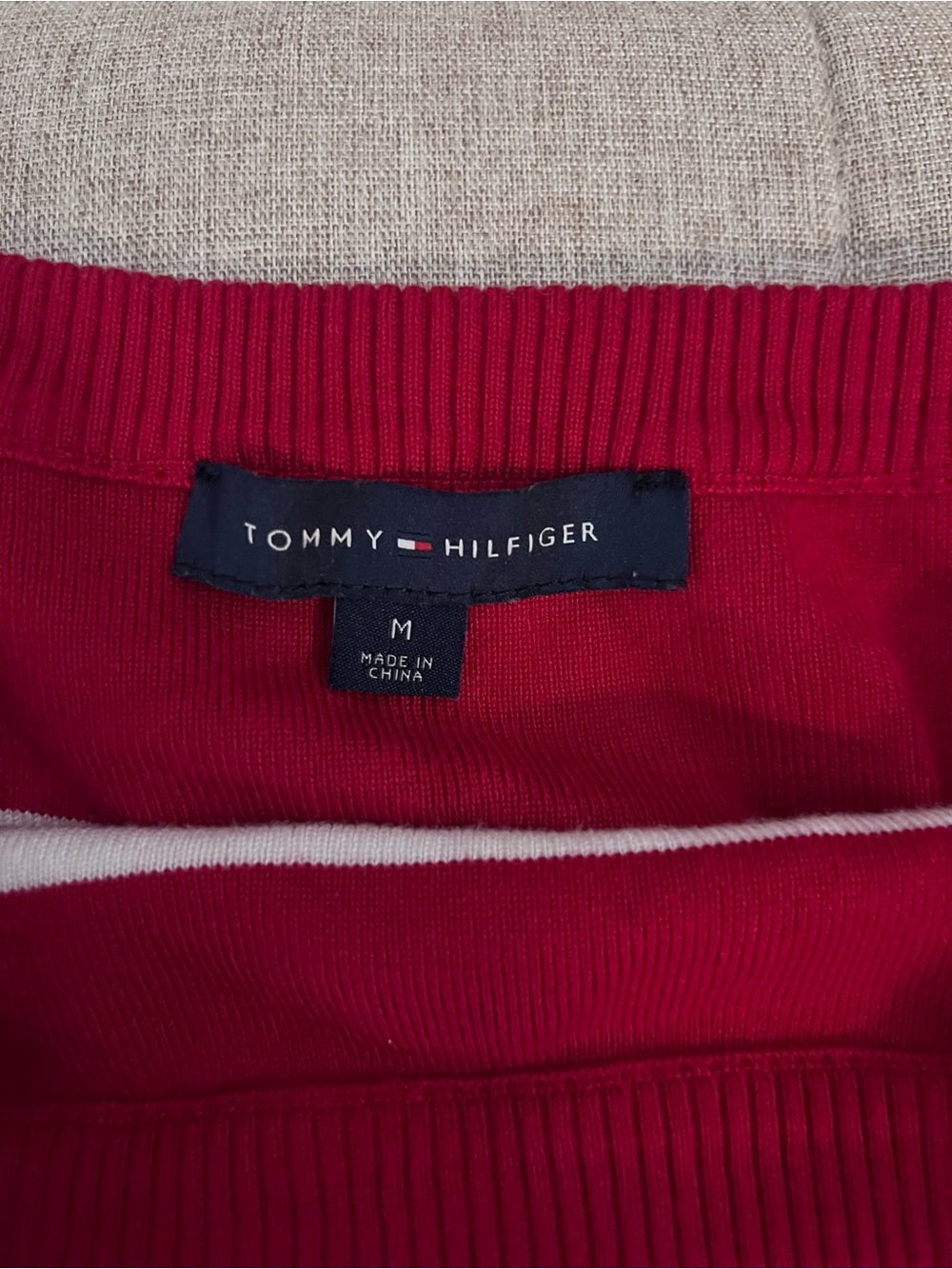 Tommy Hilfiger Off Shoulder Sweater Top Women’s Medium Red White Striped Knit - Picture 7 of 7
